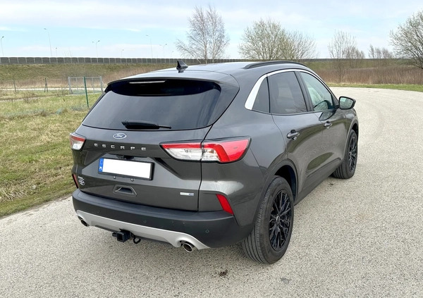 Ford Kuga cena 98300 przebieg: 31000, rok produkcji 2020 z Wołomin małe 67